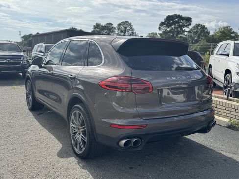 Used 2016 Porsche Cayenne S w/ Premium Plus Package image 9