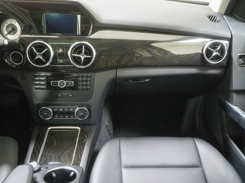 Used 2015 Mercedes-Benz GLK 350 4MATIC image 31