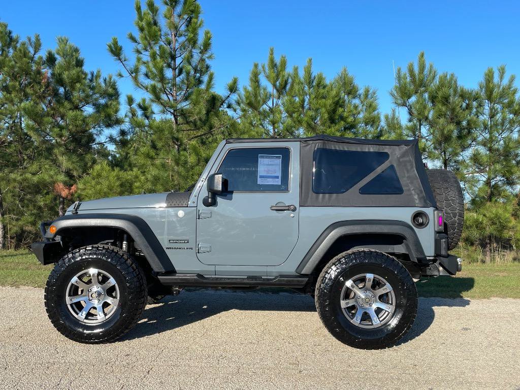 Used 2015 Jeep Wrangler Sport w/ Quick Order Package 23S AWD/4WD image 8