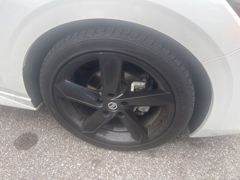 Used 2023 Nissan Sentra SR w/ Midnight Edition Package image 10