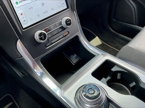 Used 2022 Ford Edge ST image 32