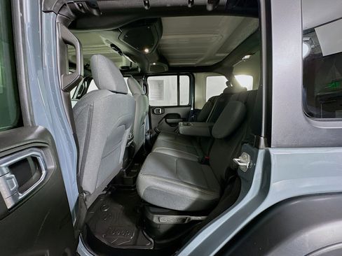 Used 2025 Jeep Wrangler Willys image 25