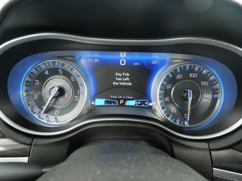 Used 2022 Chrysler 300 Touring w/ Sport Appearance Package image 24