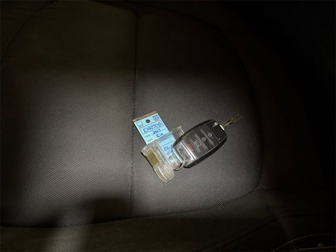 Certified 2017 Kia Soul + w/ Designer's Package image 32