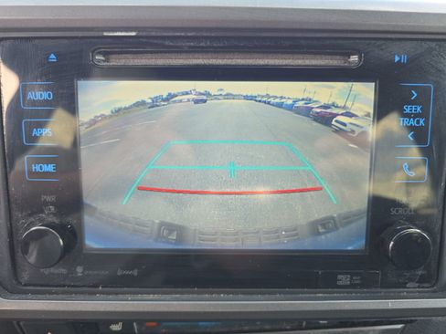 Used 2016 Toyota Tacoma TRD Sport image 17