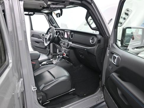 Used 2021 Jeep Wrangler Unlimited Rubicon 4xe w/ Steel Bumper Group AWD/4WD image 12