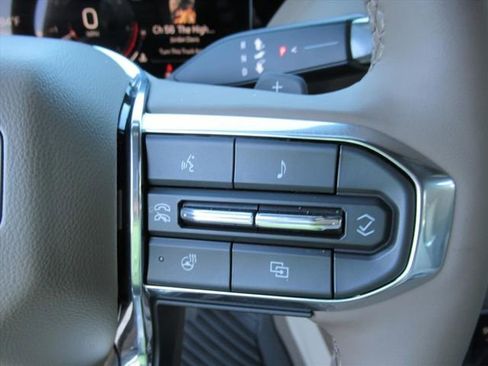 Used 2025 GMC Yukon Denali image 22