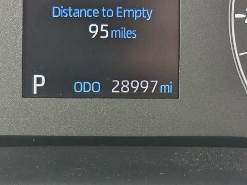 Used 2025 Toyota Corolla LE image 33