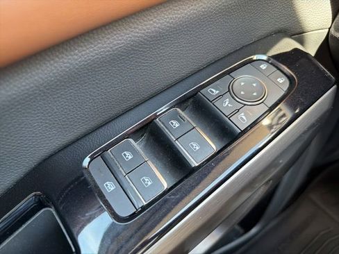 Used 2022 Nissan Pathfinder Platinum w/ Lighting Package (N92) FWD image 26