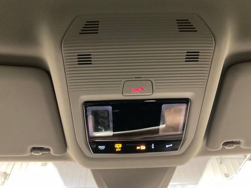 Used 2025 Volkswagen Atlas SE AWD/4WD image 27