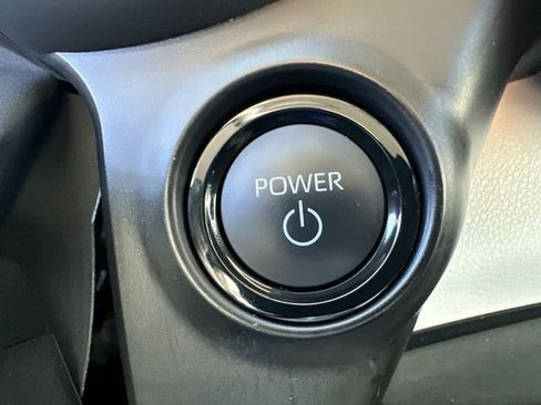 Used 2025 Toyota Sienna XLE image 25