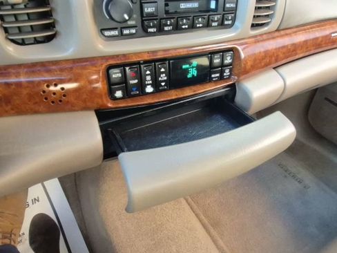 Used 2001 Buick Le Sabre Limited image 31