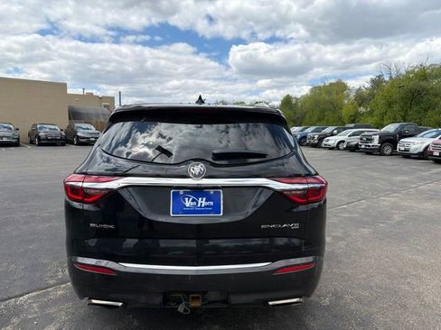 Used 2018 Buick Enclave Premium w/ LPO, Hit The Road Package AWD/4WD image 5