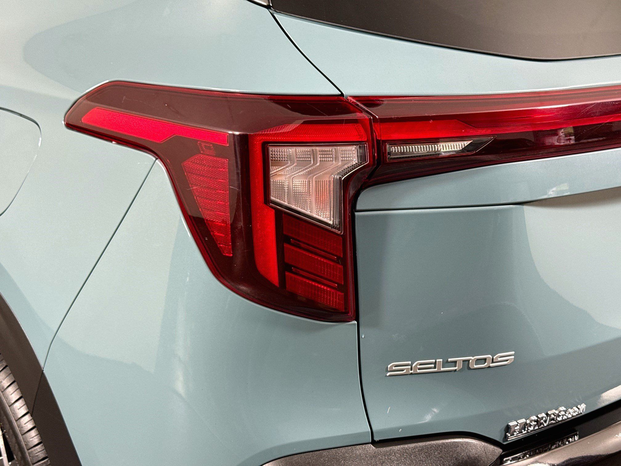 Used 2024 Kia Seltos EX FWD image 36