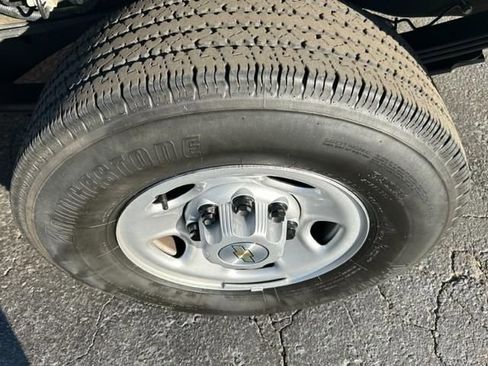 Used 2022 Chevrolet Express 2500 w/ Driver Convenience Package image 17