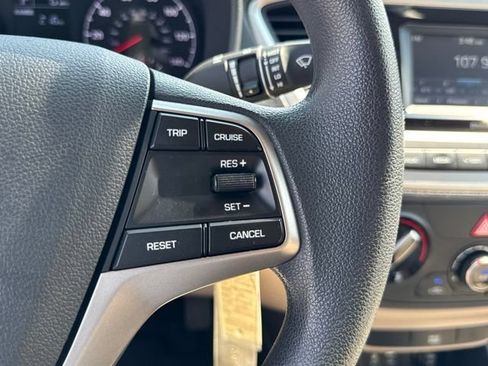 Used 2022 Hyundai Accent SE FWD image 28