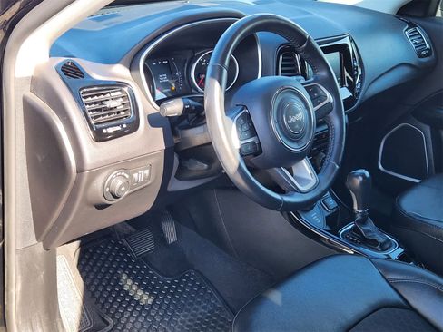 Used 2019 Jeep Compass Altitude image 2