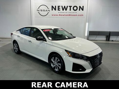 Used 2025 Nissan Altima 2.5 S image 1