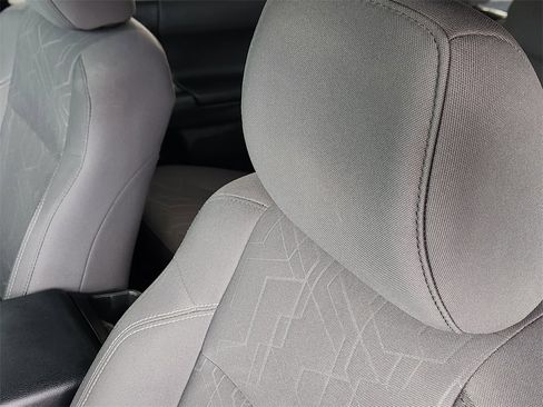 Used 2016 Toyota Tacoma SR image 16