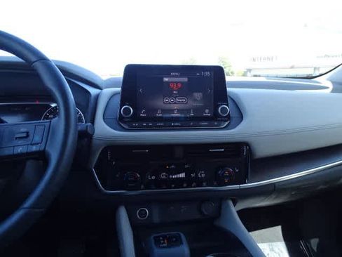 Used 2021 Nissan Rogue SL image 29