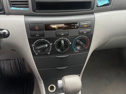Used 2005 Toyota Corolla S image 12