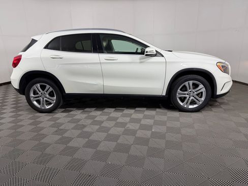 Used 2017 Mercedes-Benz GLA 250 4MATIC image 8