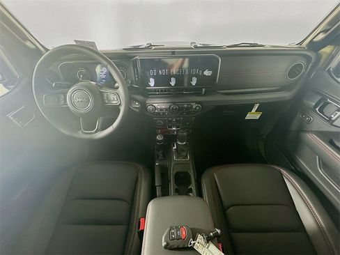New 2025 Jeep Gladiator Rubicon w/ Convenience Group image 9