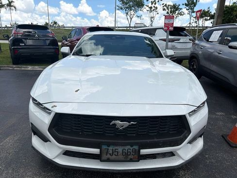Used 2024 Ford Mustang Coupe RWD image 2