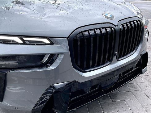 Used 2025 BMW X7 xDrive40i w/ M Sport Package image 31