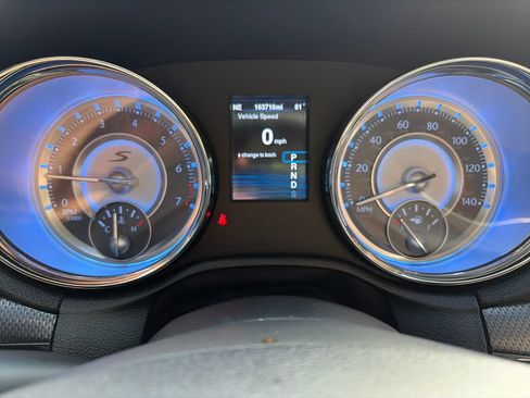 Used 2014 Chrysler 300 S RWD image 16