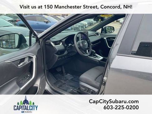 Used 2024 Toyota RAV4 SE w/ Convenience Package AWD/4WD image 13