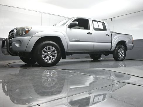 Used 2006 Toyota Tacoma PreRunner RWD image 32