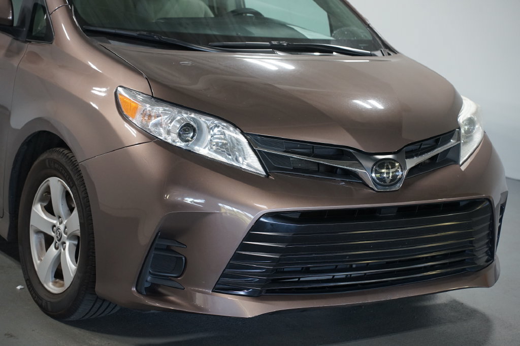 Used 2020 Toyota Sienna LE FWD image 4