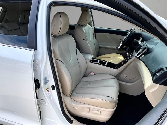 Used 2012 Toyota Venza Limited AWD/4WD image 9