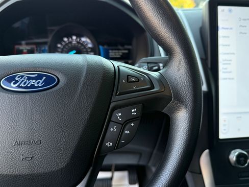 Used 2024 Ford Edge SE image 35