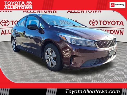 Used 2017 Kia Forte LX FWD image 1