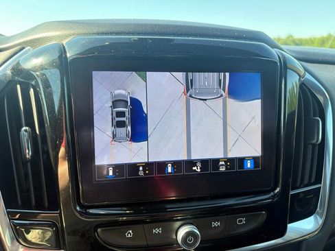 Used 2023 Chevrolet Traverse LT w/ LT Premium Package AWD/4WD image 27