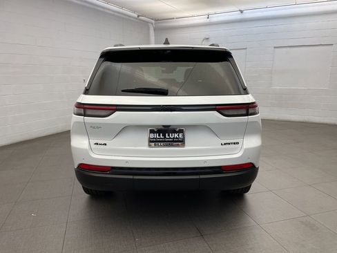 New 2025 Jeep Grand Cherokee Limited w/ Luxury Tech Group II image 4