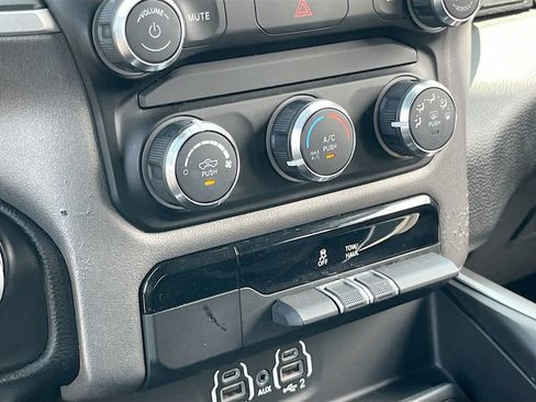 Used 2020 RAM 1500 Big Horn AWD/4WD image 15