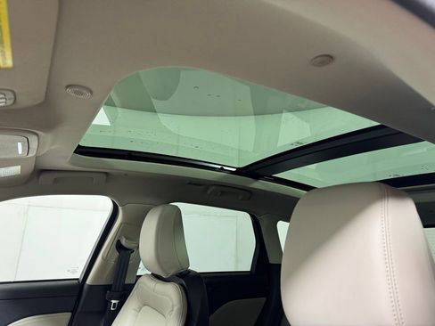 New 2026 Lincoln Corsair Premiere image 25