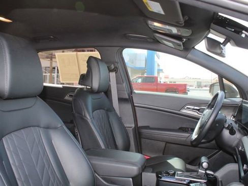 Used 2025 Kia Sportage X-Line AWD/4WD image 16