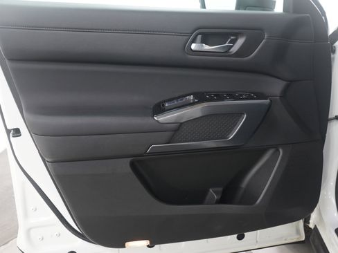 Used 2022 Nissan Pathfinder SL image 22