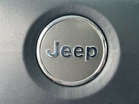 Used 2017 Jeep Grand Cherokee Summit AWD/4WD image 30