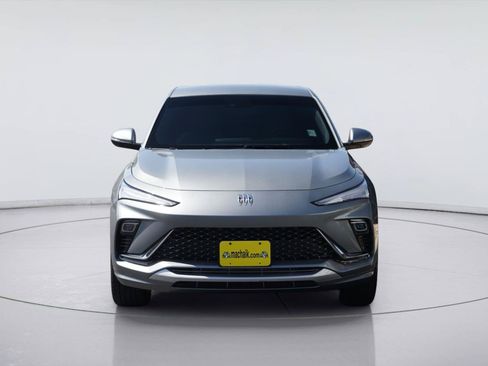 Used 2025 Buick Envista Avenir FWD image 3