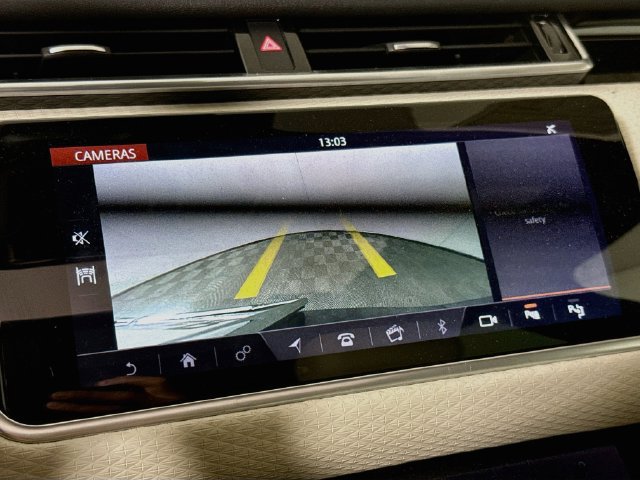 Used 2019 Land Rover Range Rover Velar S AWD/4WD image 17