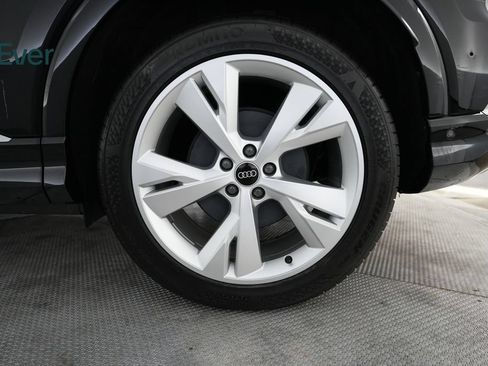 Used 2023 Audi Q4 e-tron Premium Plus w/ Premium Plus AWD/4WD image 9