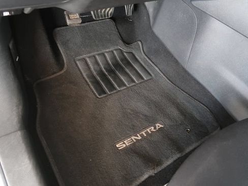 Used 2022 Nissan Sentra SV FWD image 16