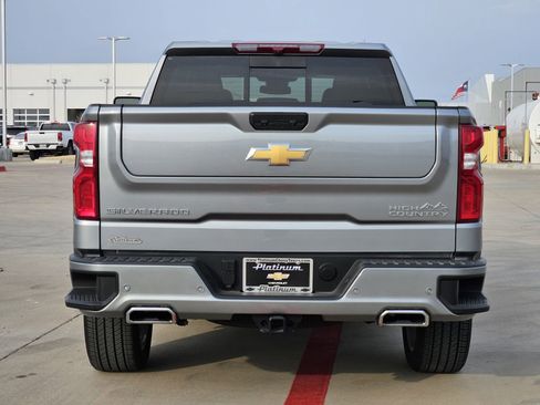 Used 2025 Chevrolet Silverado 1500 High Country w/ High Country Premium Package image 8