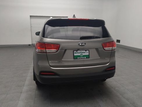Used 2018 Kia Sorento FWD image 6