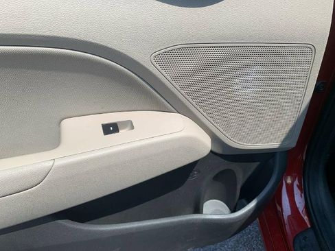 Used 2017 Hyundai Elantra SE image 32